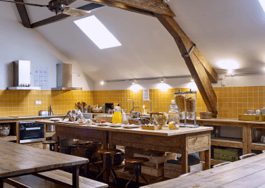 nice-way-to-cook-hostel-Porto-Portugal-TPH-kitchen nice-way-to-cook-hostel-Porto-Portugal-TPH-kitchen-breakfast